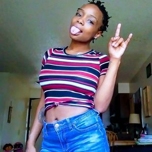 Meet your Posher, Damitra